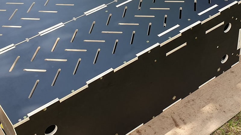 Finger joint - Pieces held together by wood screws
