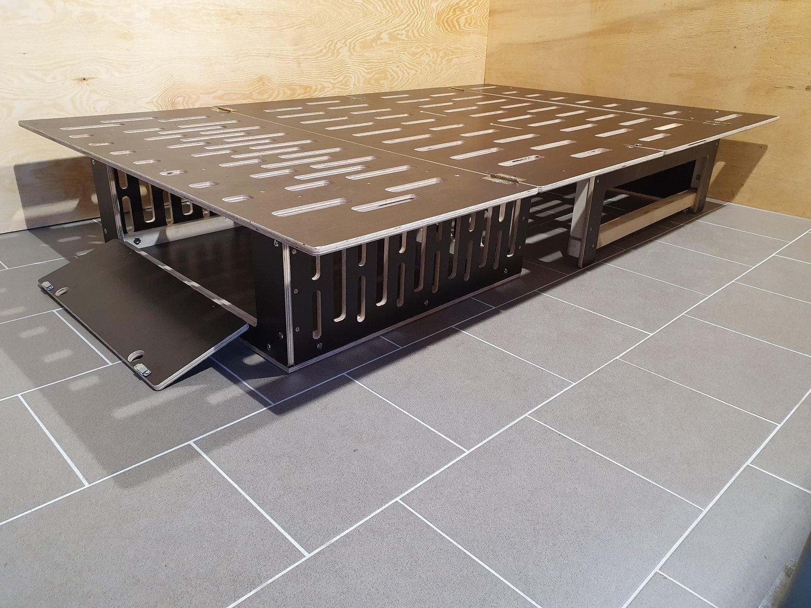 Camper Box - Model 01 - unfolded as bed (side view)