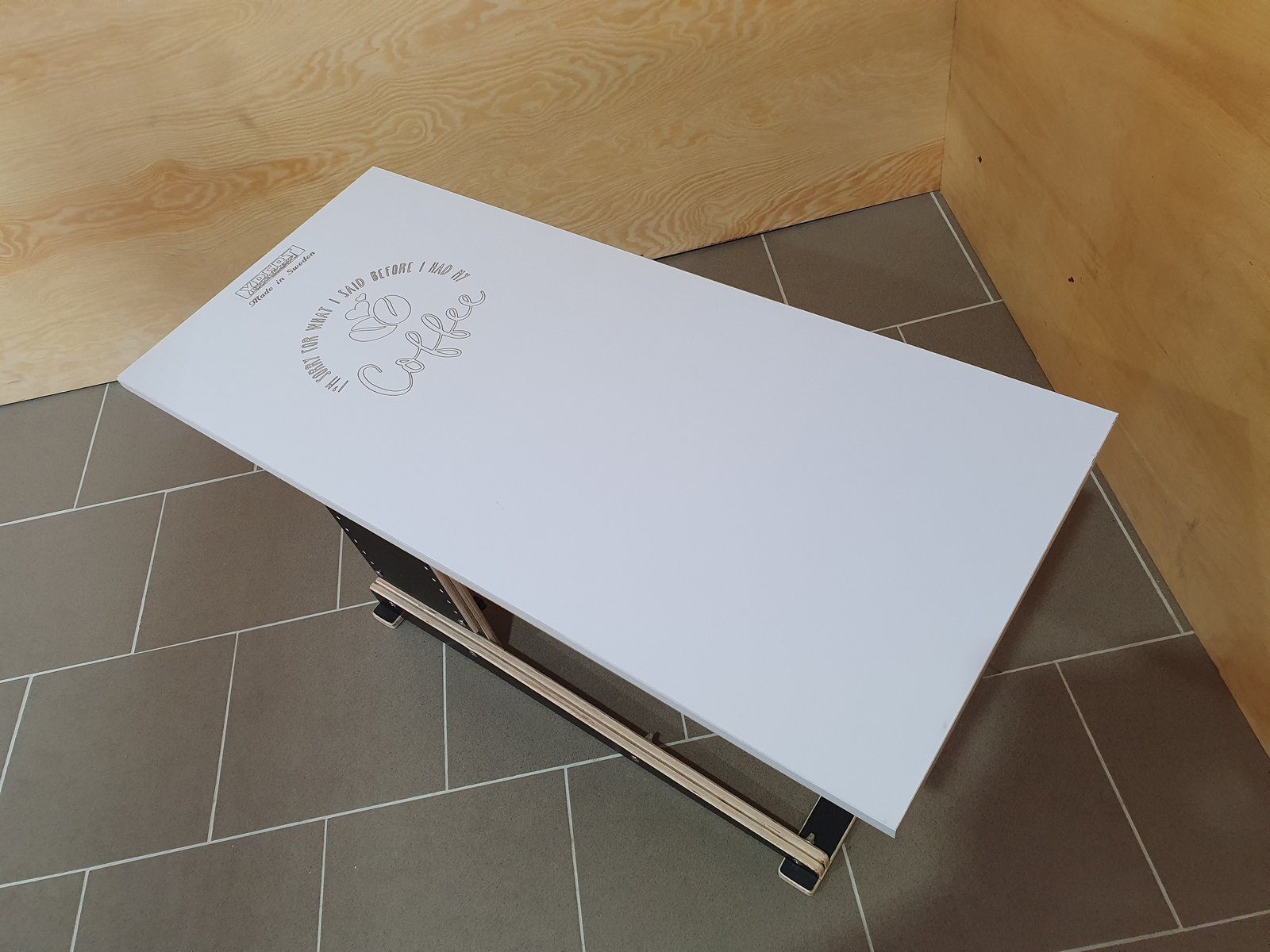 Engraved coffee table - text model